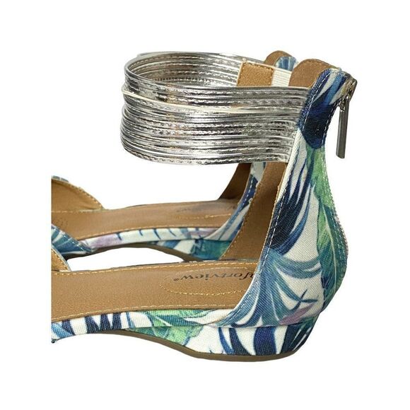 Comfortview Aylin Leaf Print Canvas Flats Sz 7.5M Silver Elastic Ankle Wrap NEW - Picture 4 of 8
